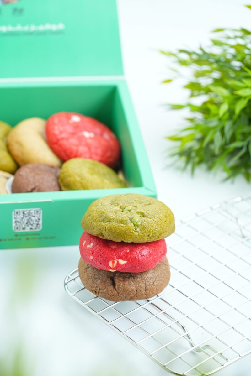 Heavenly Cookies Box - 8Pcs by Local Cookies