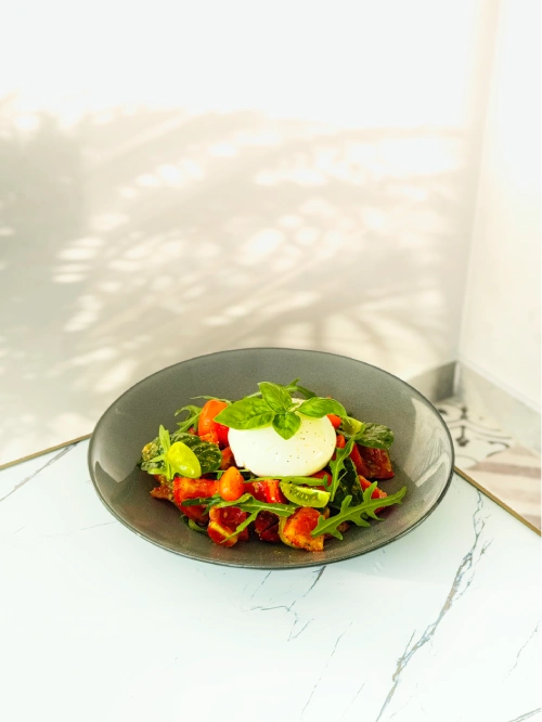 Burrata Salad​